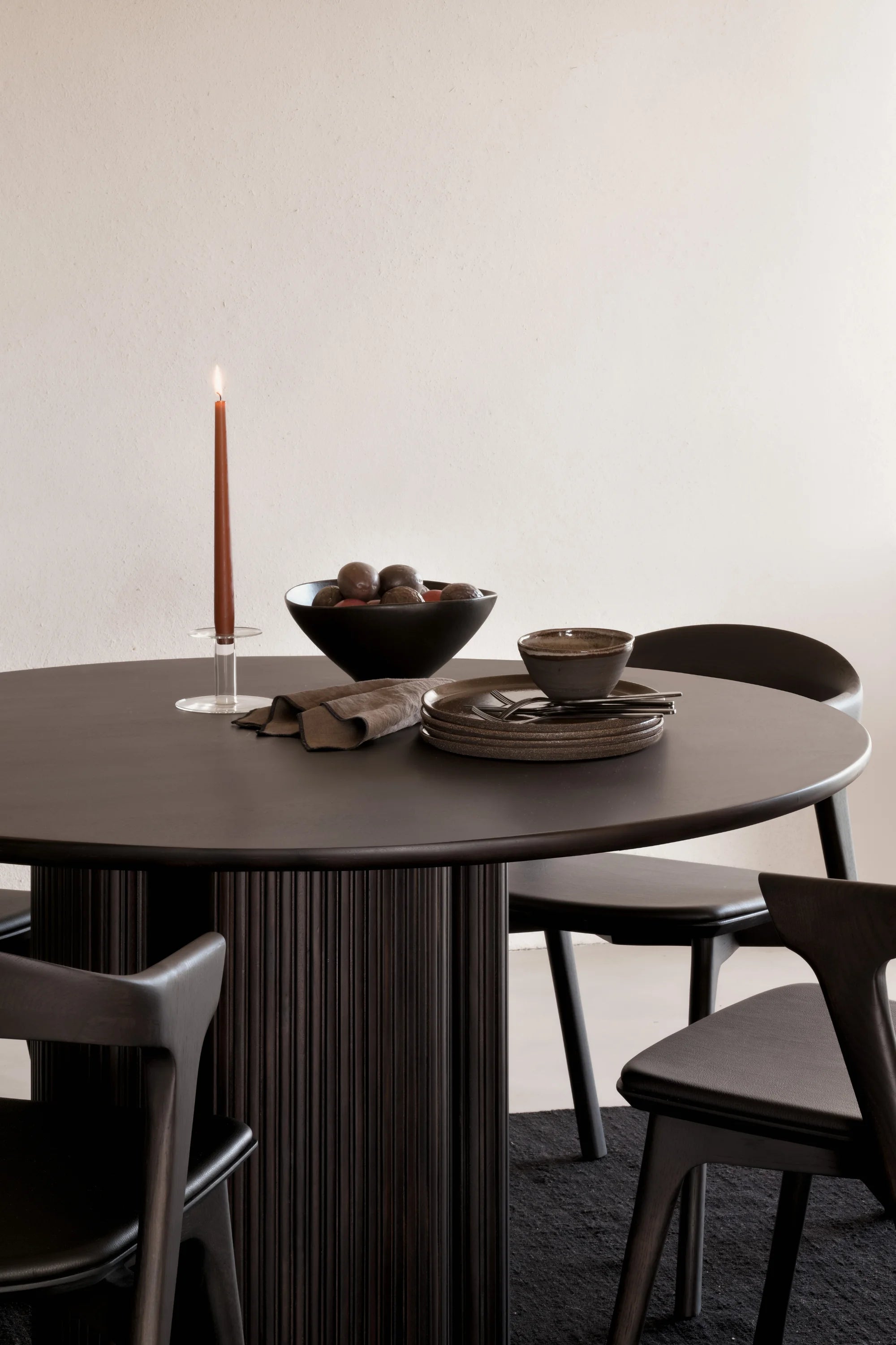 Roller Max Round Dining Table