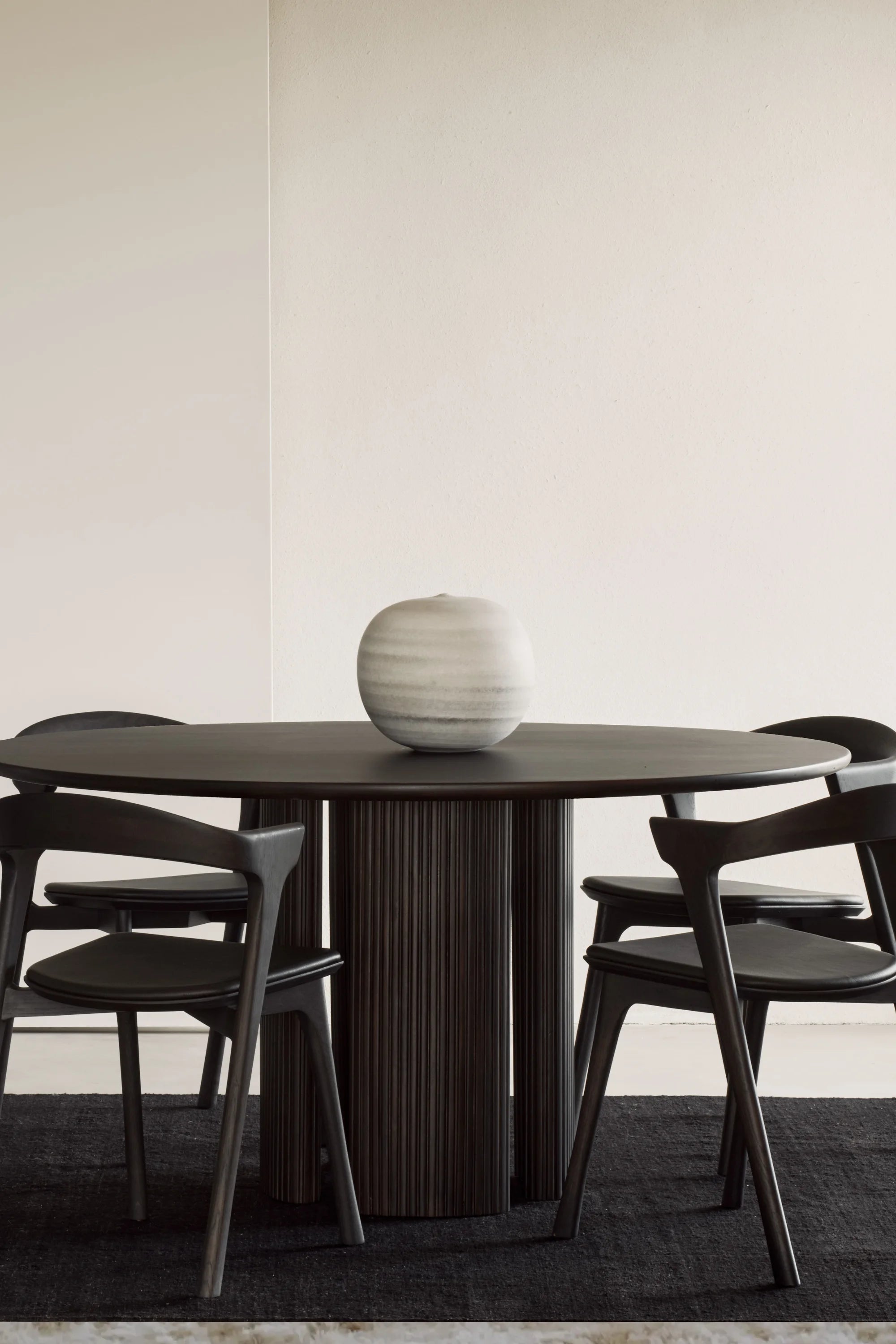 Roller Max Round Dining Table