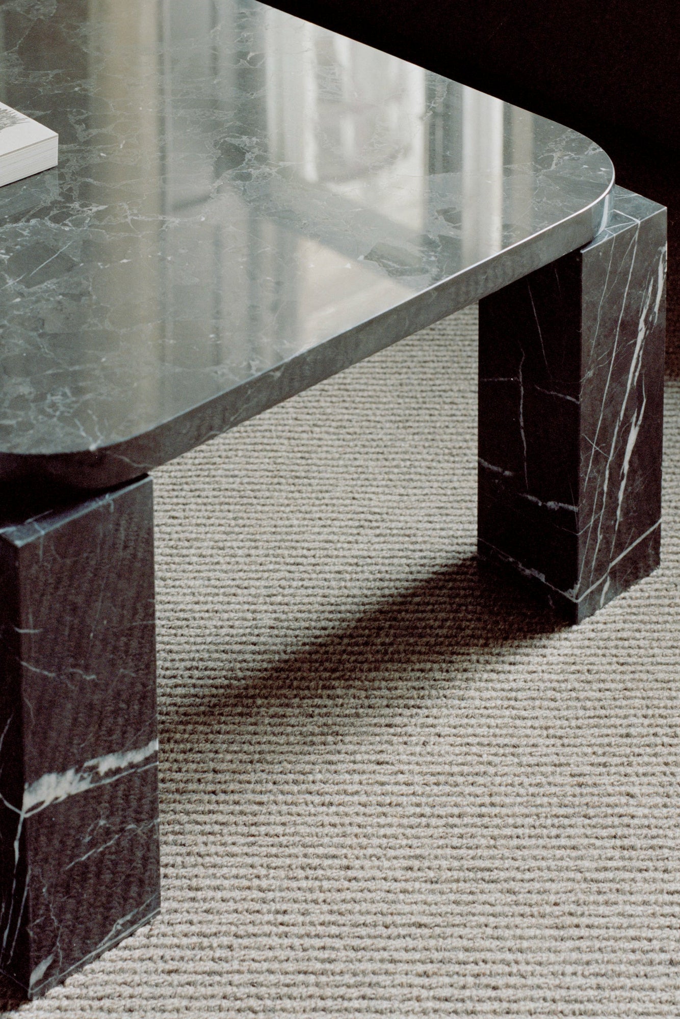 Atlas Coffee Table 60x60 - Marble with unique marbling patterns