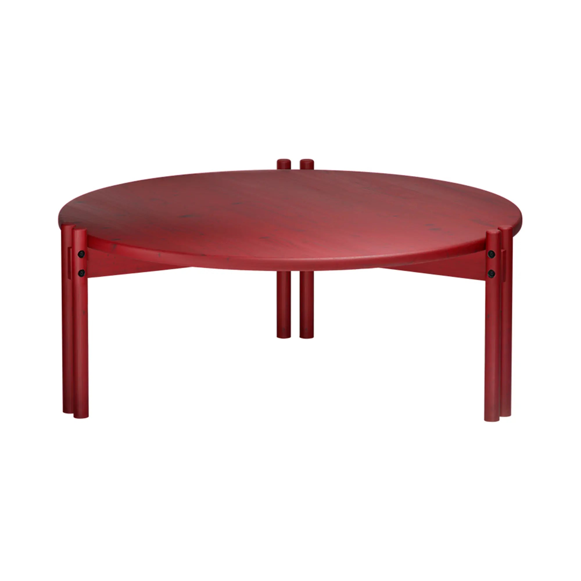 Low-profile coffee table with a timeless and versatile look