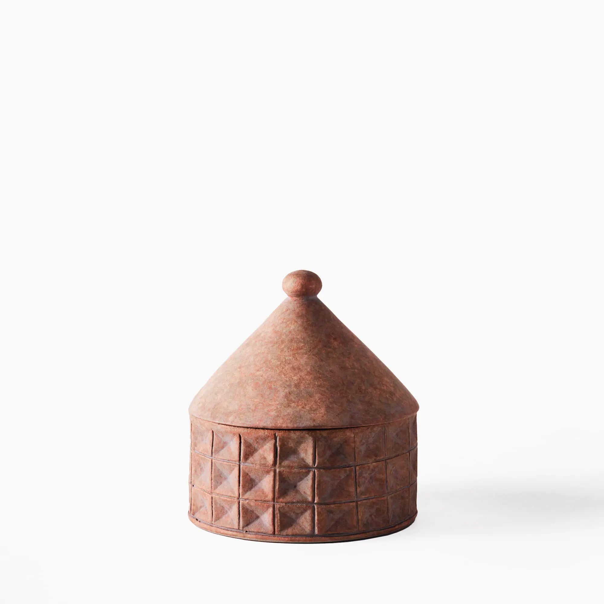  Rustic scented candle in a wooden container with a lid