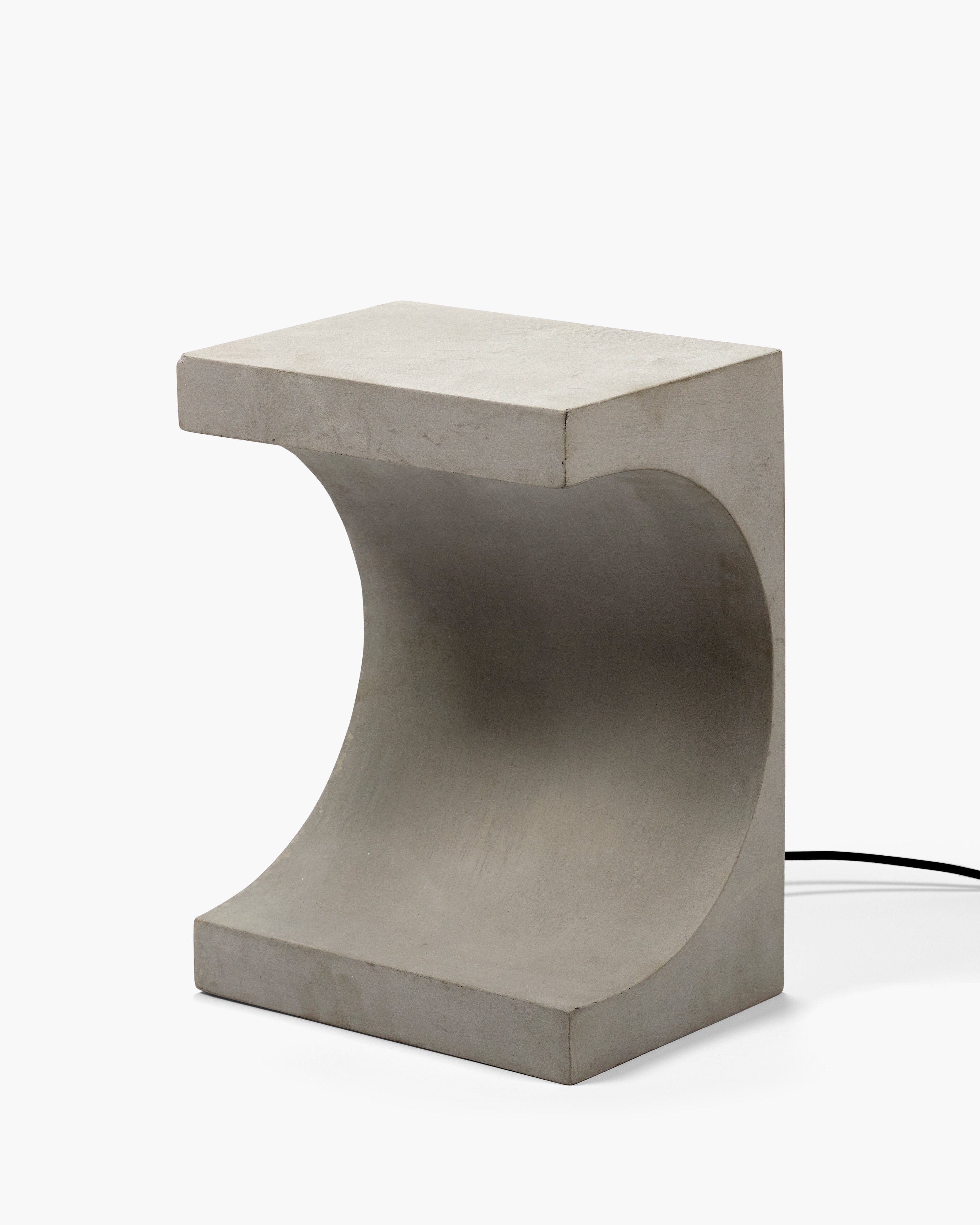 Side table concrete Tangent - THAT COOL LIVING