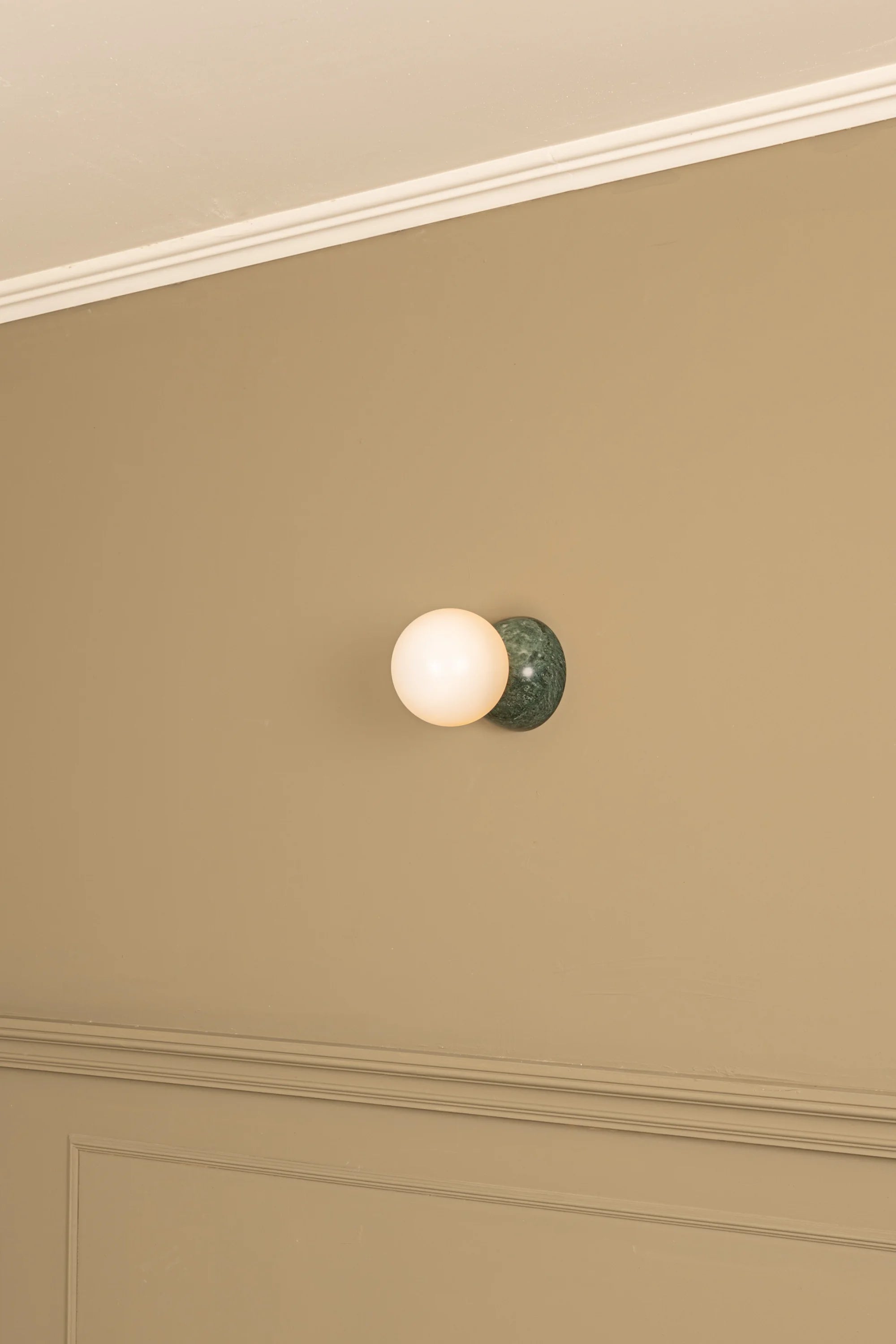 Eklipso Wall Lamp - THAT COOL LIVING
