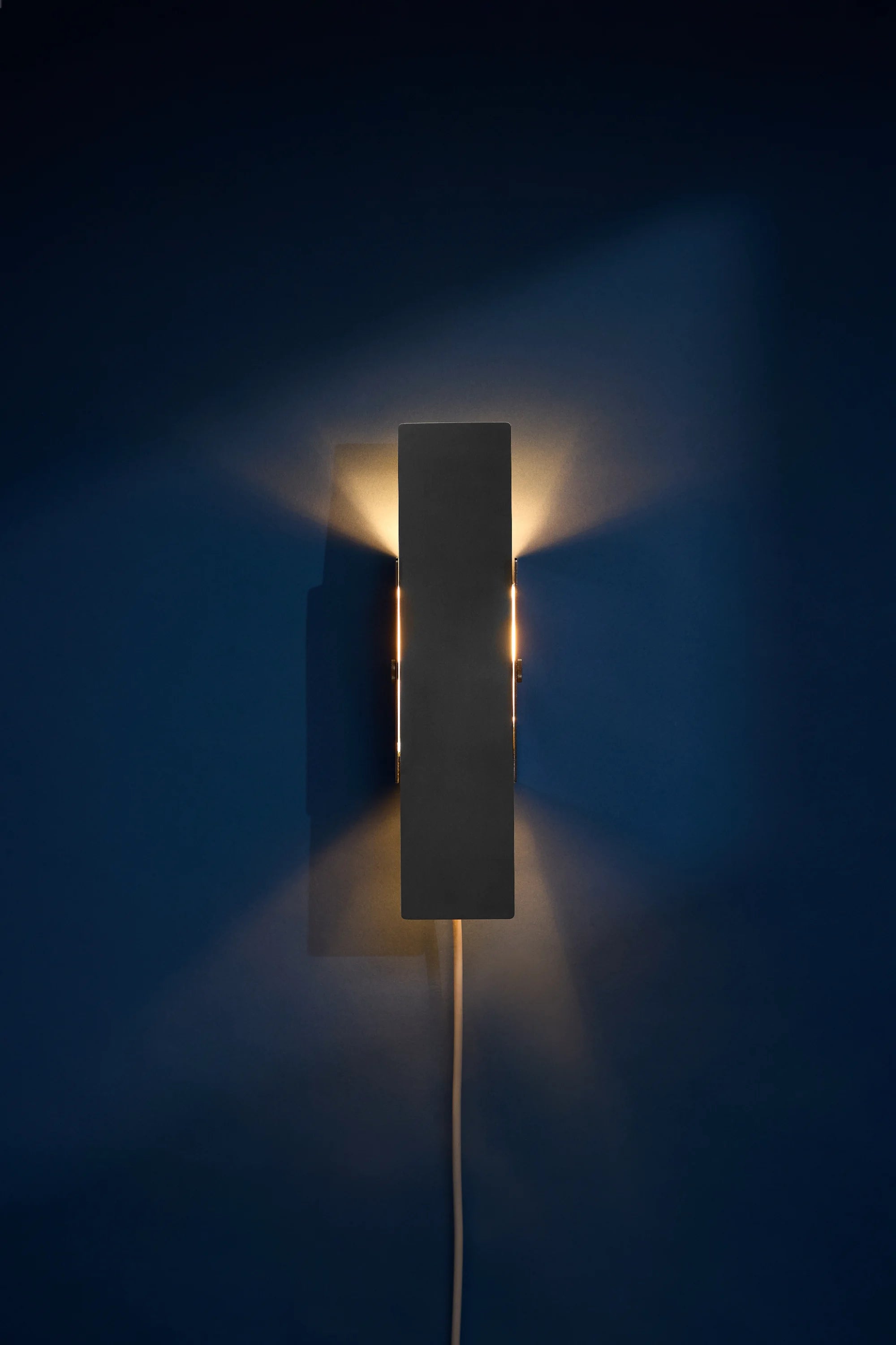 Pivoting Wall Lamp - THAT COOL LIVING