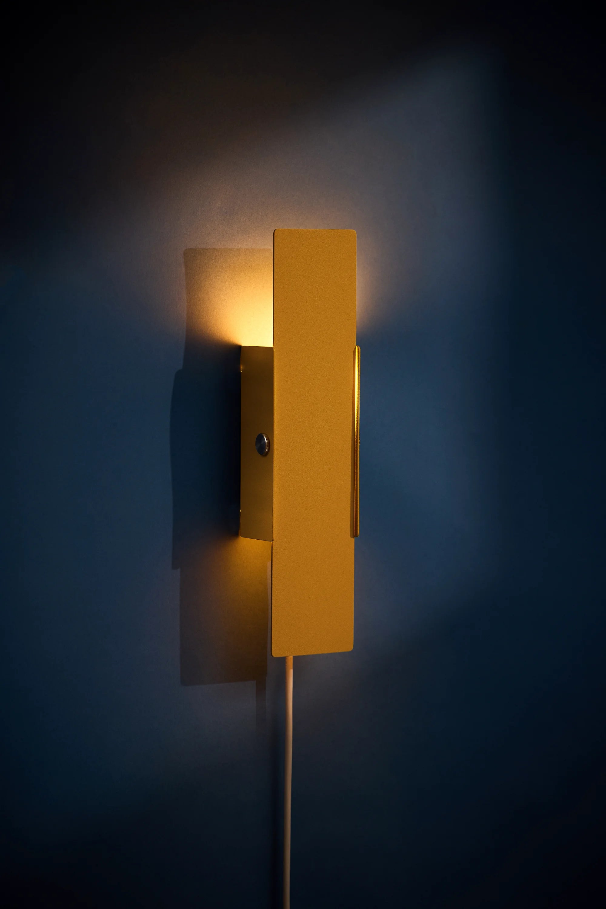 Pivoting Wall Lamp - THAT COOL LIVING