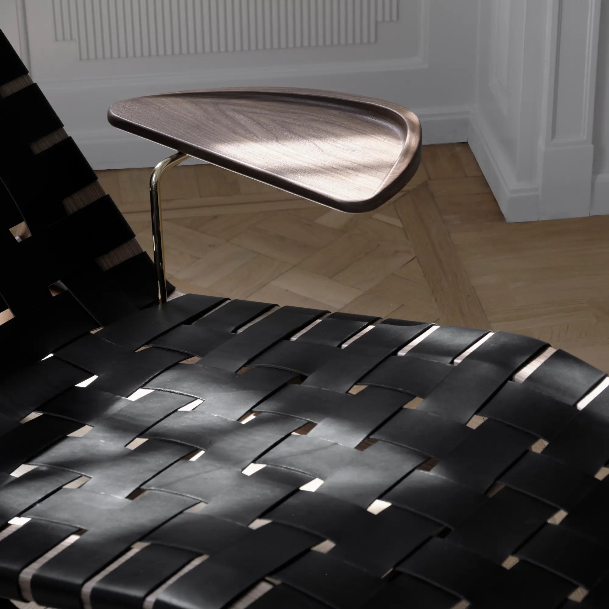 AV Egoist Chaise Longue in luxurious velvet fabric with sleek, modern design