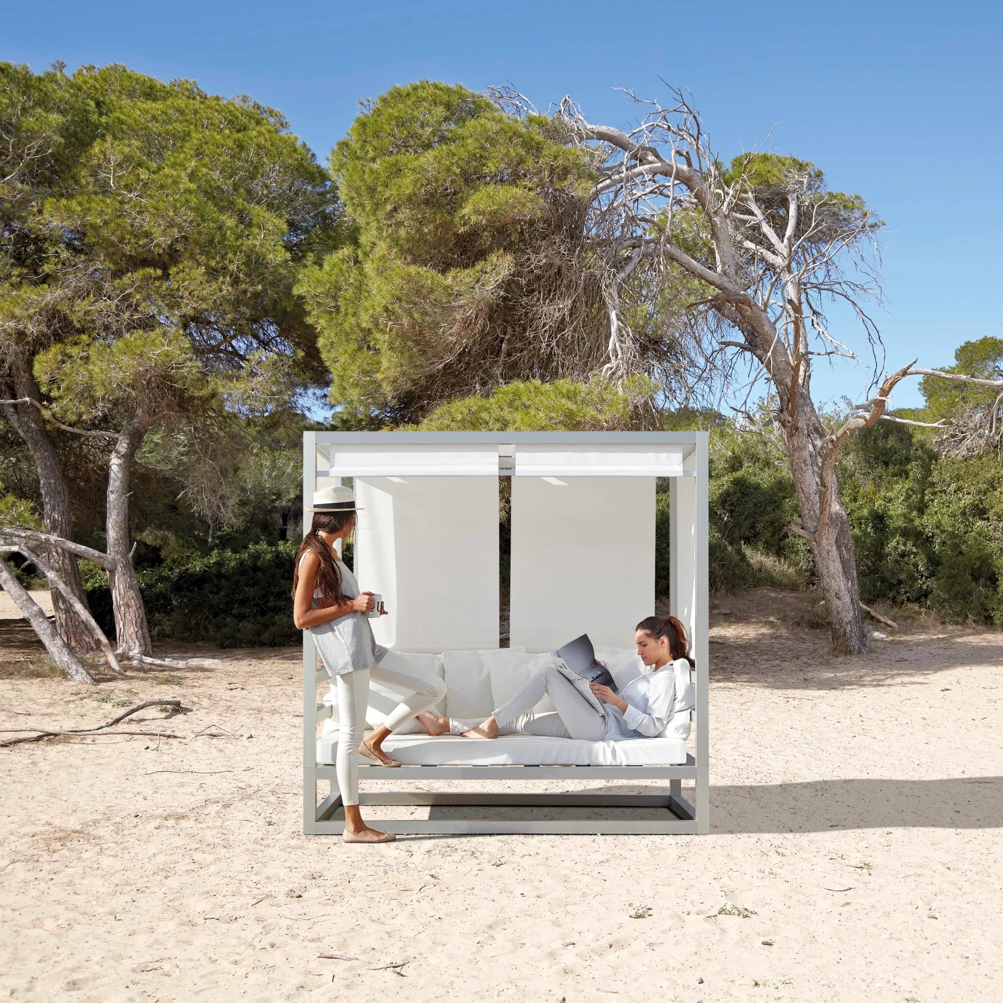 Tres Al Fresco Outdoor Sofa - THAT COOL LIVING